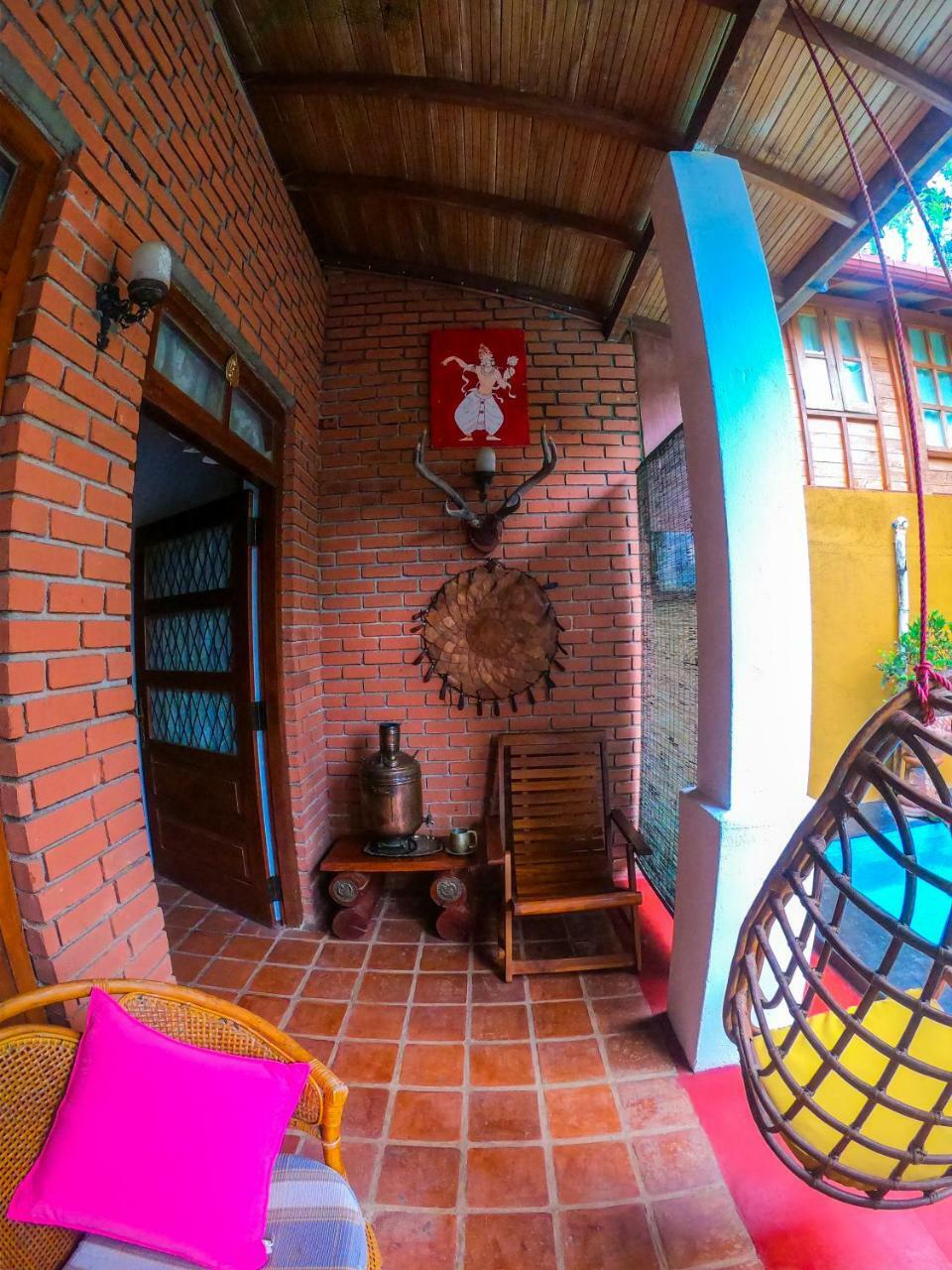 Hotel Plantation Retreat à Pathadumbara Extérieur photo